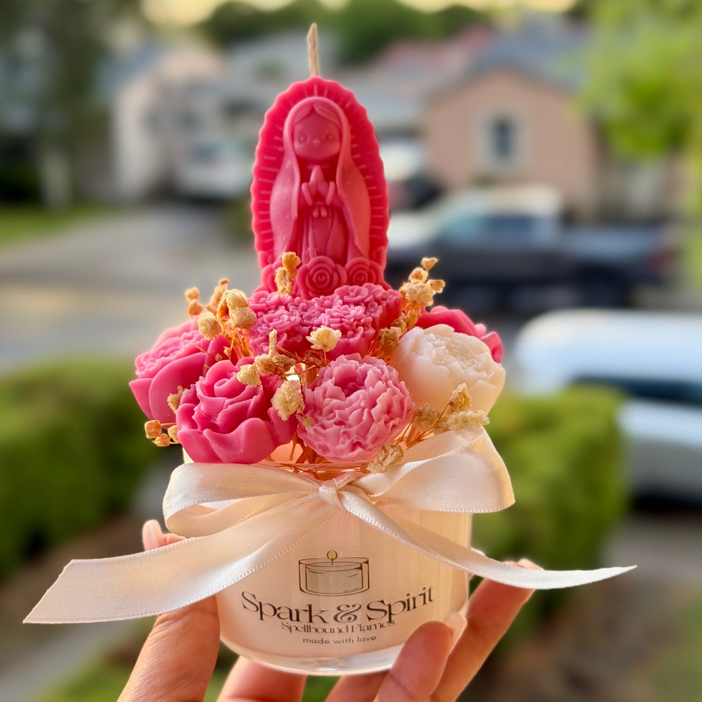BAJO SU MANTO – Mother’s Day Candle Bouquet - 14oz🤍✨